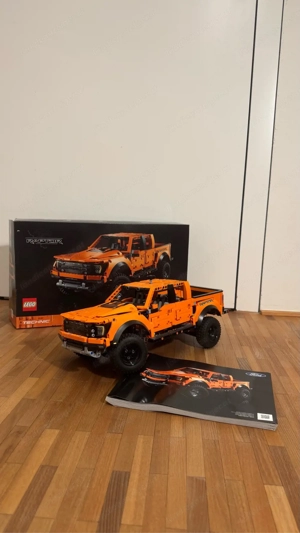 Lego Technic 42126 Ford F-150 Raptor Pick-Up-Truck Bild 2