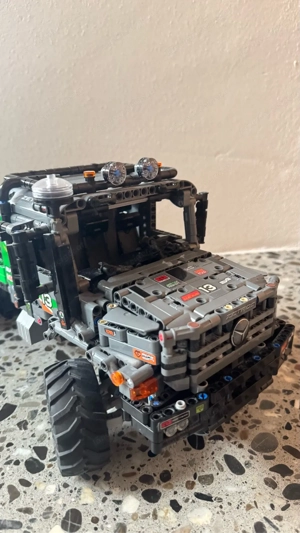 Lego Technik Control 42129 Mercedes Benz Zetros Bild 2