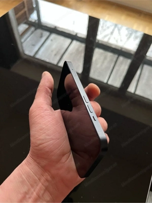 iPhone 13 Midnight Bild 6