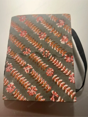 Charmantes Vintage-Notizbuch mit floralem Muster   nostalgischer Retro-Stil