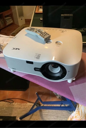 NEC Beamer Model NP2000 Neupreis war mal bei 6000 euro  Bild 2