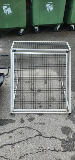 Hundekäfig