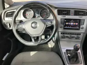 Volkswagen Golf VII Variant, Frischer TÜV Bild 4