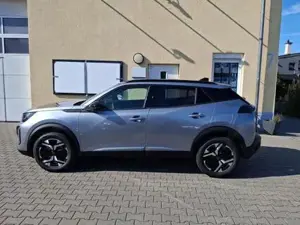 Peugeot 2008 Allure Vision und Drive Assist Plus-Paket 1.2 P... Bild 3
