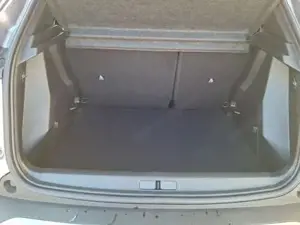 Peugeot 2008 Allure Vision und Drive Assist Plus-Paket 1.2 P... Bild 6