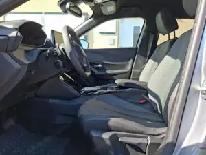 Peugeot 2008 Allure Vision und Drive Assist Plus-Paket 1.2 P... Bild 10