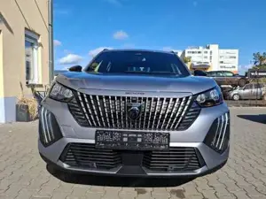 Peugeot 2008 Allure Vision und Drive Assist Plus-Paket 1.2 P... Bild 2