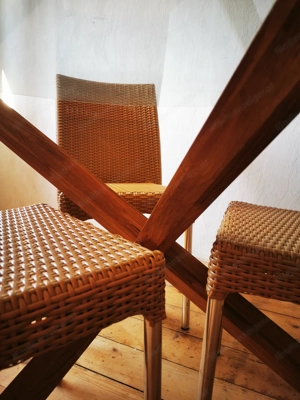 Runder Glastisch, Dreibein Akazie Untergestell  Bild 2