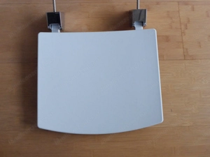 Neuwertiger Duschklappsitz Bild 4