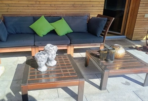 Gartenbank include Polster und zwei Tische ..massives Hartholz  Bild 3