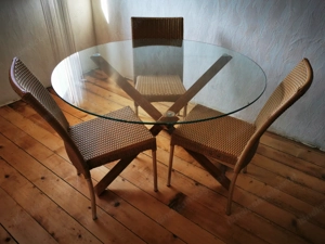 Runder Glastisch, Dreibein Akazie Untergestell  Bild 4