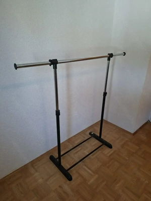 Kleiderstange.
