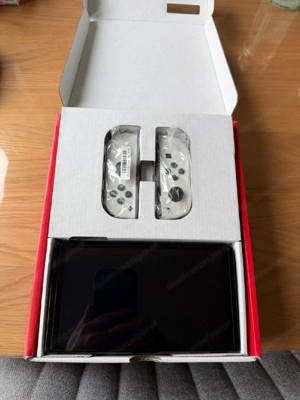 Nintendo Switch Oled !! Großes Set mit Spielen Joy Cons u. Box ! Super Zustand! Bild 3