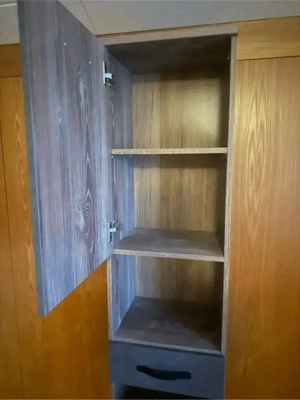 Schmaler Schrank Bild 2