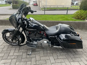 Harley Davidson Street Glide M8 Bild 4