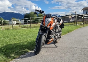 KTM 125 Duke (2016) Bild 3