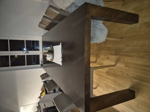 Grosser Esstisch mit Platz für mindestens 10 Leute Bild 5