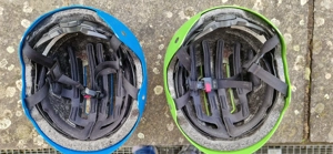 Kinder-Fahrradhelm grün und blau Marke CUBE Bild 3