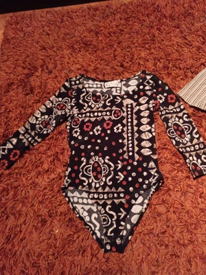 Bodys M&L ungetragen