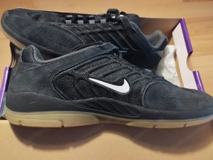 Nike SB Neu 44,5 schwarz Bild 2
