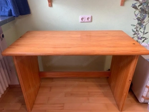 Ausziehbare Couch, Schreibtische, Rollcontainer Bild 3