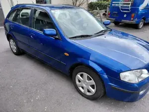 Mazda 323 Bild 2