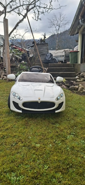 Kinder Maserati Bild 3