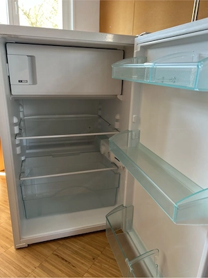 Liebherr Standkühlschrank 50cm defekt Bild 3