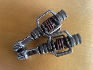 alte Pedale Crack Brothers zu verschenken