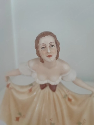 Royal Dux alte Porzellanfigur für Sammler  Bild 5