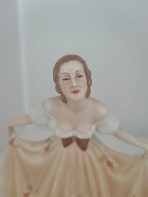 Royal Dux alte Porzellanfigur für Sammler  Bild 3