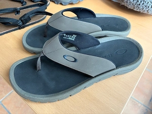 Oakley Flip Flops Gr 44, NEU