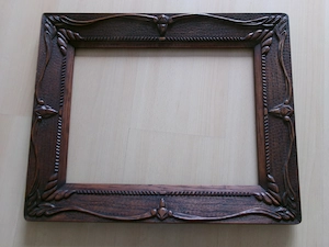 geschnitzter Holzrahmen  Bild 2