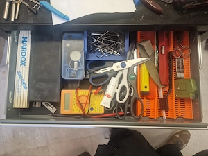 Werkzeug wagen mit Werkzeug  Bild 2