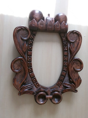 geschnitzter Bilder- oder Spiegelrahmen  Bild 2