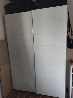 Kleiderschrank  Bild 3