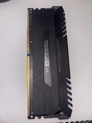 32 GB DDR4 RAM | Vengeance RGB Bild 2