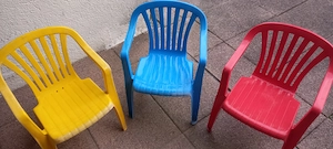 Kindersitzecke mit 3 Stühlen  Bild 3