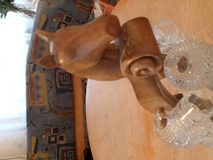 Schnapsgläser + Flasche in einem geschnitzten Holzgestell  Bild 5