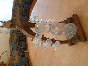 Schnapsgläser + Flasche in einem geschnitzten Holzgestell  Bild 3