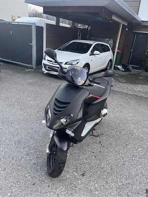 Moped Piaggio NRG Bild 3