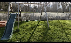 Schaukel mit Rutschbahn zu verkaufen