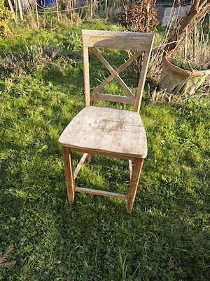 Massiver Holztisch mit 6 Stühlen   wartet auf neues Leben Bild 4