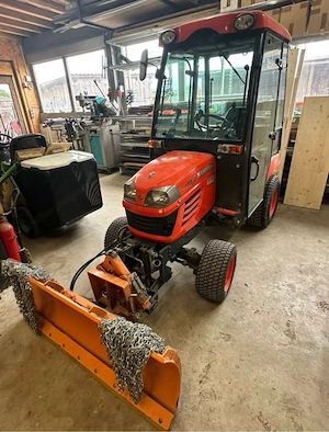 Kubota BX2350 Kommunaltraktor Bild 2