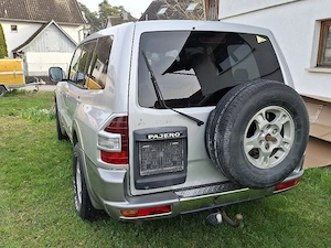 Mitsubishi Pajero V60 