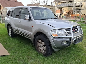 Mitsubishi Pajero V60  Bild 3