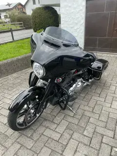 Harley Davidson Street Glide M8 Bild 5