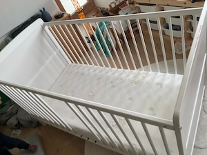 Gitterbett   Babybett aus Holz   weiß natur   ohne Matratze