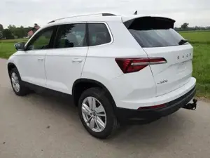 Skoda Karoq Selection 2.0 TDI DSG GV5 AHK 17 Ladeb 110 kW (... Bild 3