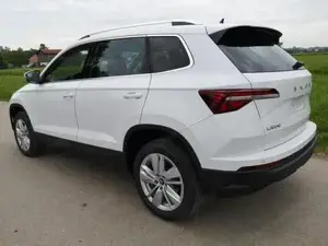 Skoda Karoq Selection 2.0 TDI DSG GV5 AHK 17 Ladeb 110 kW (... Bild 2